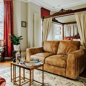 Luxury In Centre + Secure Parking , Cardiff United Kingdom